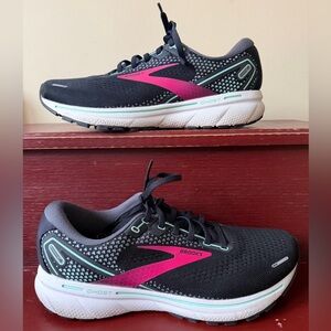 Brooks Ghost 14 Sneakers - Women’s size 11 B